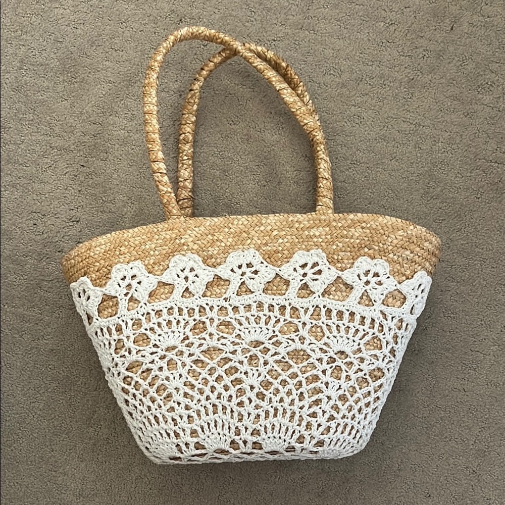 Elegant Tan and White Woven Tote Bag